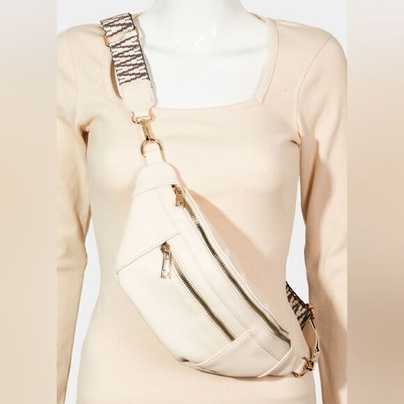 🎁25% Off Bundles🎁 Crossbody Bag with Removable Strap in Black Cream Tan - Picture 3 of 5